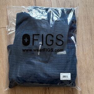 Women figs on grid fleece quarter zip